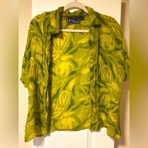 L’Pogee Button-Up Blouse – Size Large